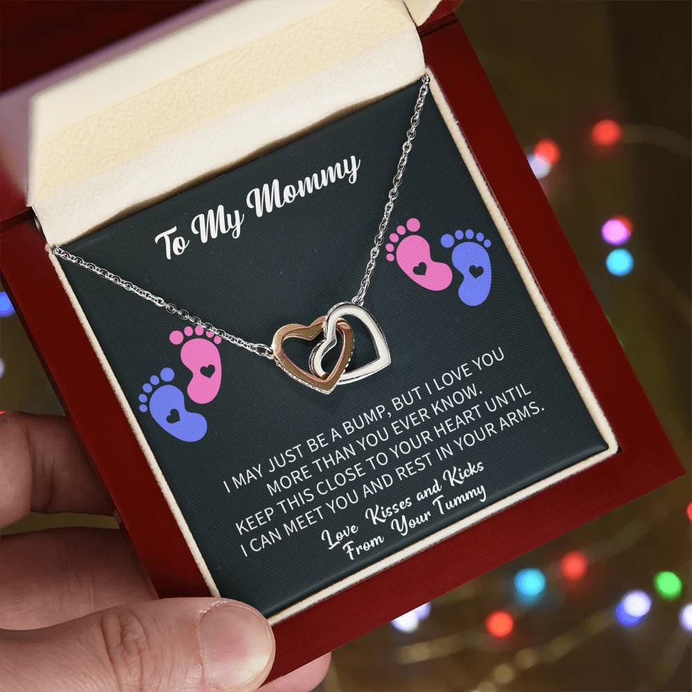thoughtful baby shower gift necklace from Giftsignature for a pregnant mom