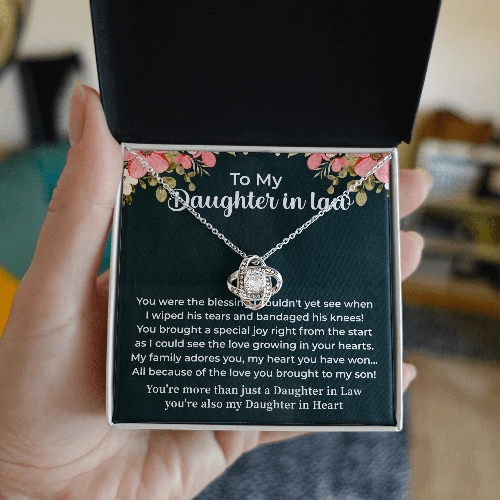 Daughter in Law Gifts Necklace From Mother in Law To My Bonus Daughter in Law Honor Pendant Jewelry with Message Card and Gift Box. Surprise Gift for Daughter in Law. Daughter in Law Gift - Beauty Belliss